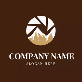 Logotipo De Montaña Triangular Mountain Peak Shutter logo design